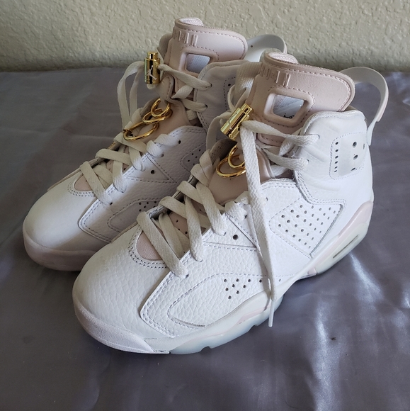 Jordan Womens Retro 6 Charm Ring Sneakers Shoes 5.5 Hard To Find!! - Picture 4 of 16